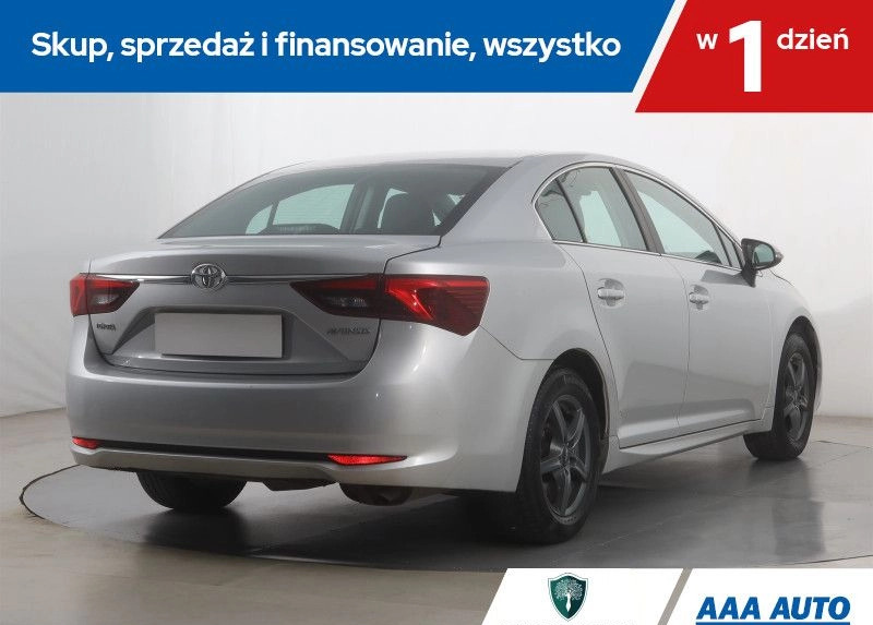 Toyota Avensis cena 60000 przebieg: 69240, rok produkcji 2016 z Chmielnik małe 191